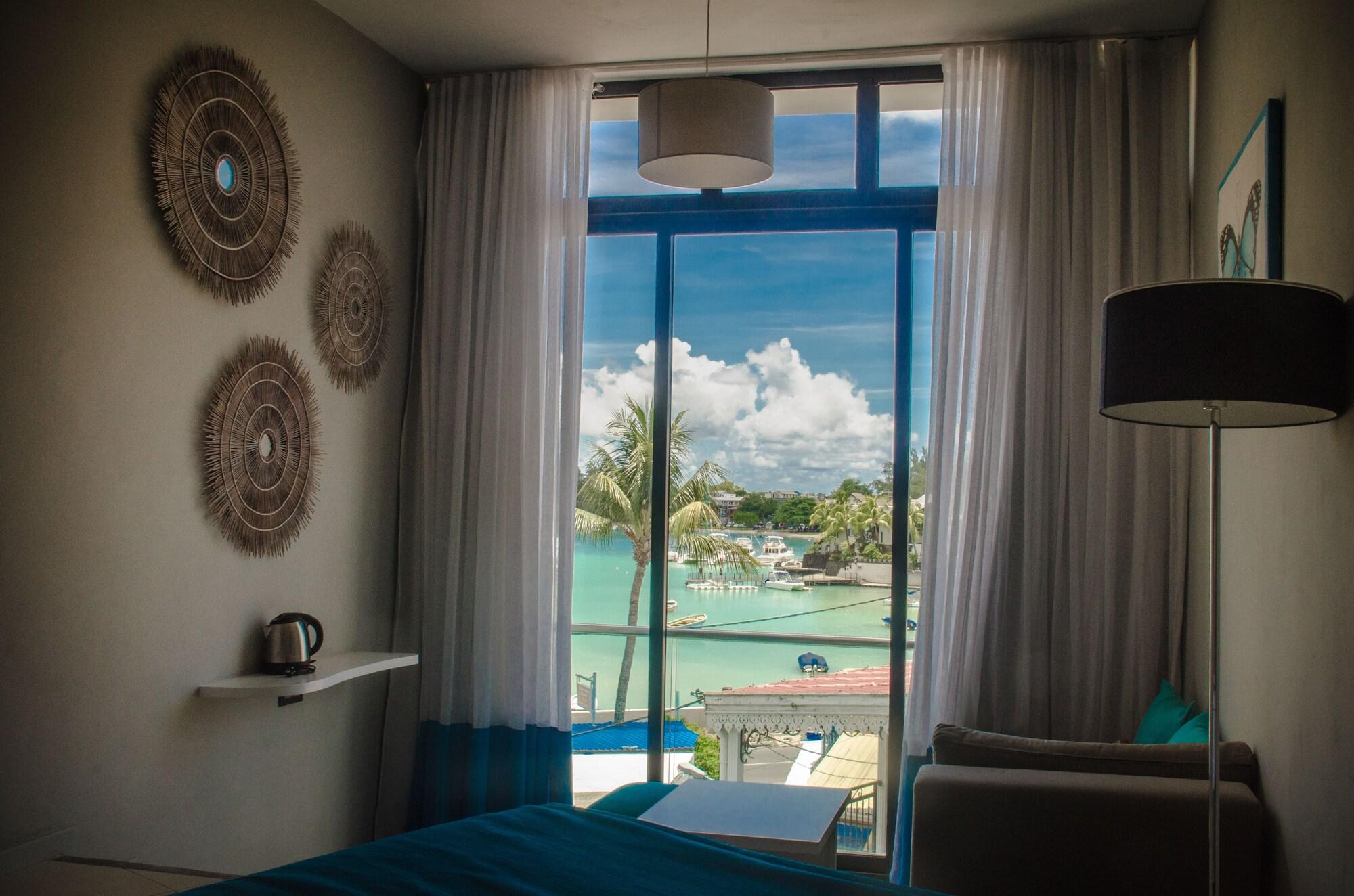 Azur Paradise Grand Baie Exterior photo